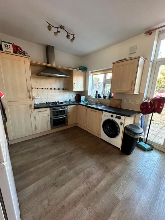 Property photo 1 of 6 Three Bedroom Terraced House To Rent Inglehurst Gardens, Ilford Ig4