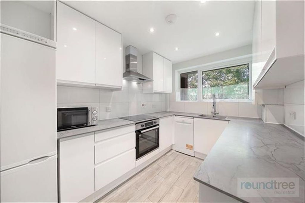 Property photo 1 of 15 (Main)