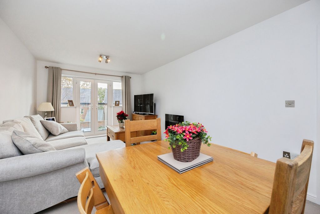 Property photo 3 of 20