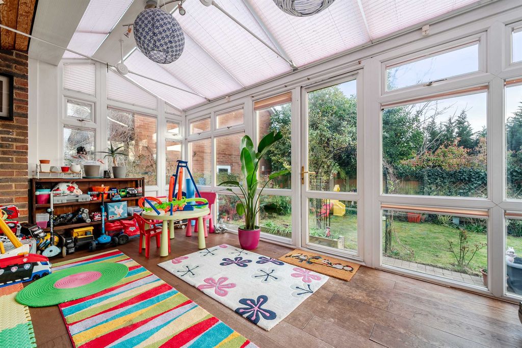 Additional image 7 of 4 bed detached house for saleThe Coppice, Enfield EN2