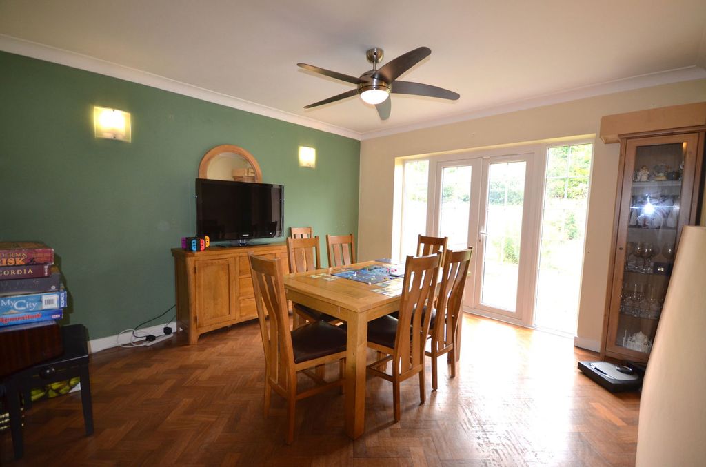 Property photo 3 of 32