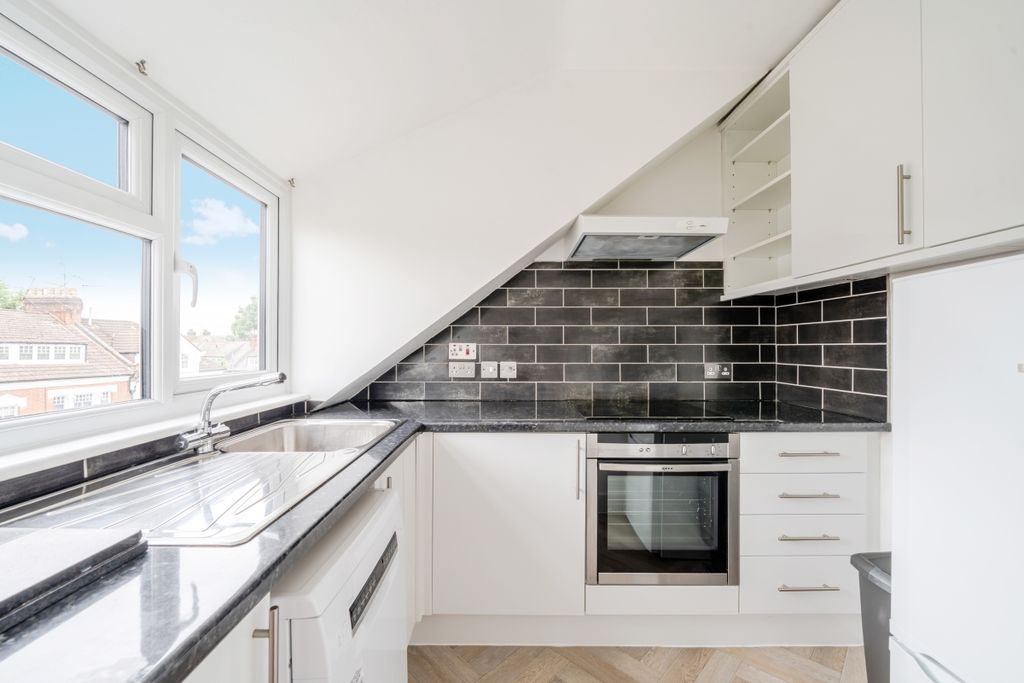 Property photo 1 of 11 1333244-10-689080...