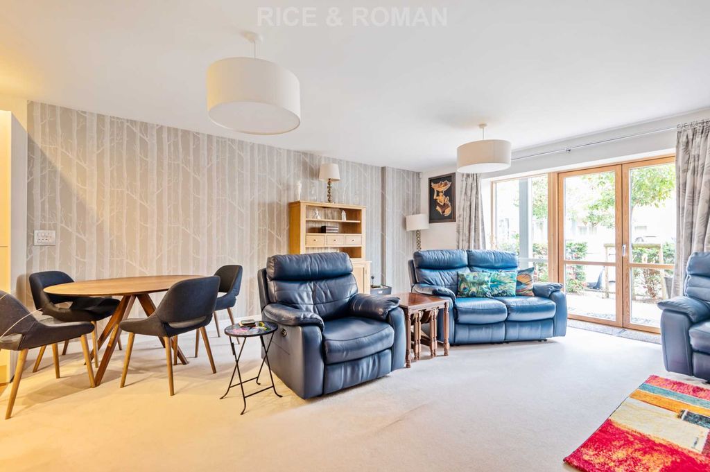 Property photo 3 of 21