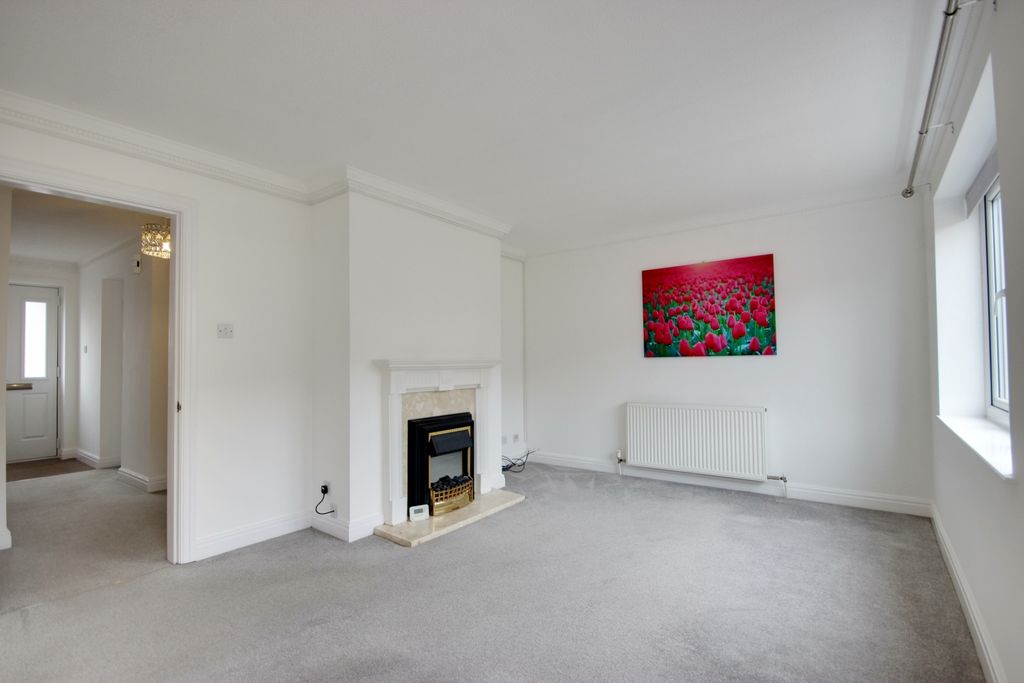 Property photo 2 of 19 1 Lounge B