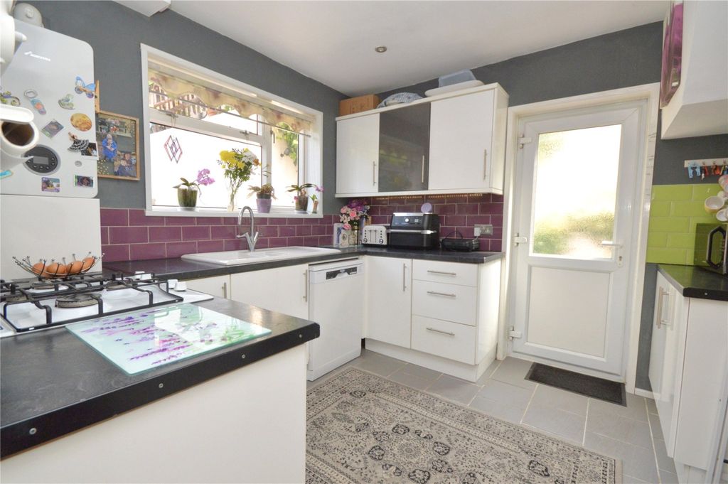 Property photo 3 of 21 Kitchen