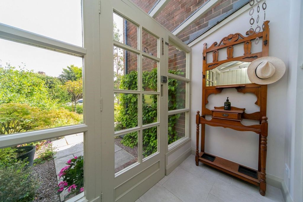 Property photo 2 of 27 Picture No. 65
