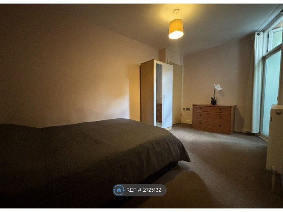 Property photo 2 of 9 Bedroom