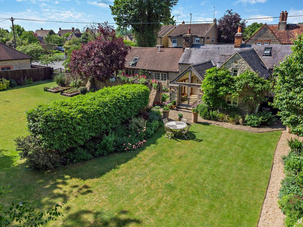 Property photo 2 of 19 Picture No. 12