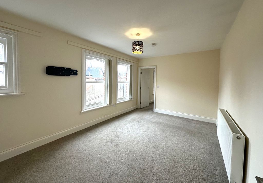 Property photo 1 of 3