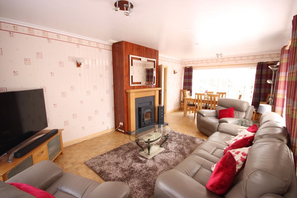 Property photo 2 of 29