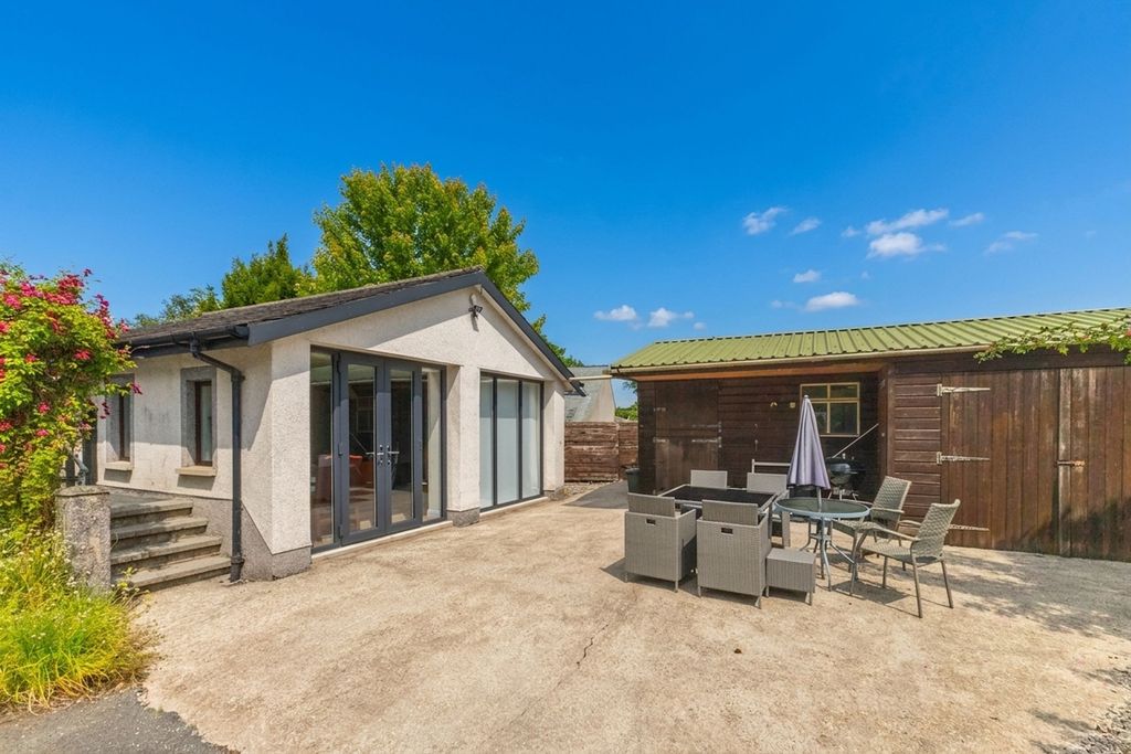 Property photo 2 of 29