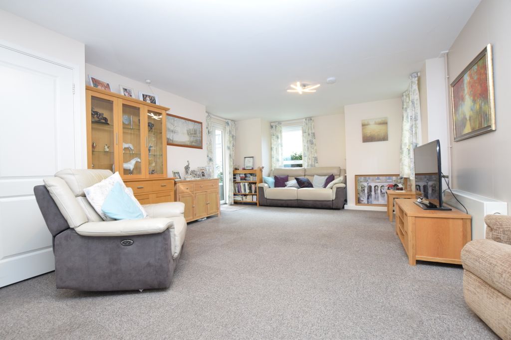 Property photo 3 of 9