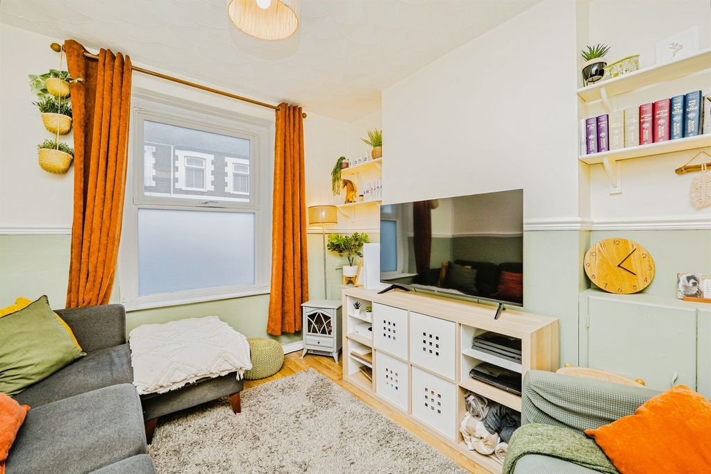 Property photo 2 of 11