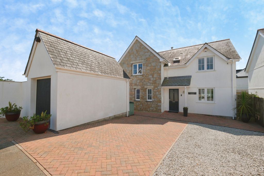 Property photo 2 of 26
