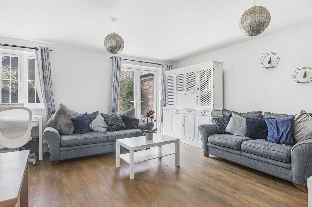 Property photo 2 of 23