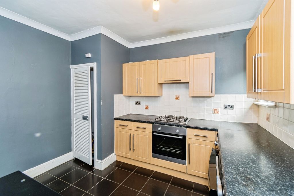 Property photo 2 of 16 Photo