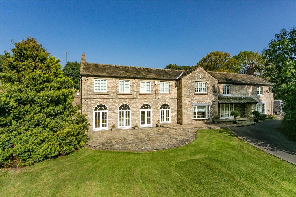 Property photo 3 of 33 Edlington Wood House