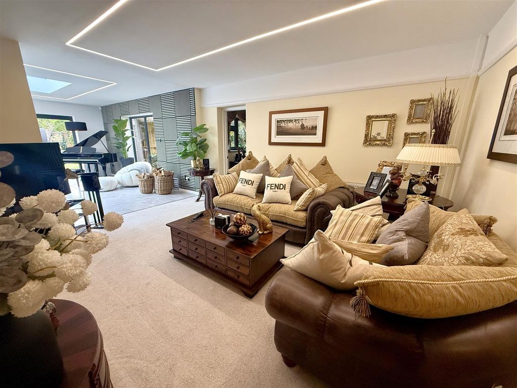 Property photo 3 of 29