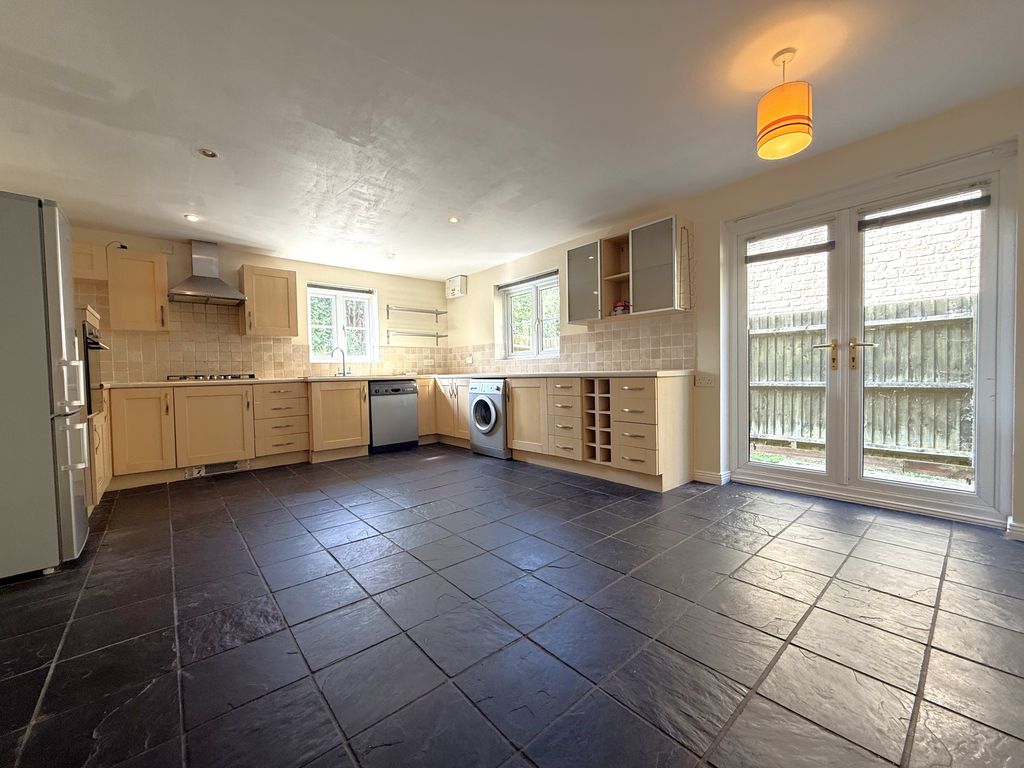 Property photo 2 of 17 Image