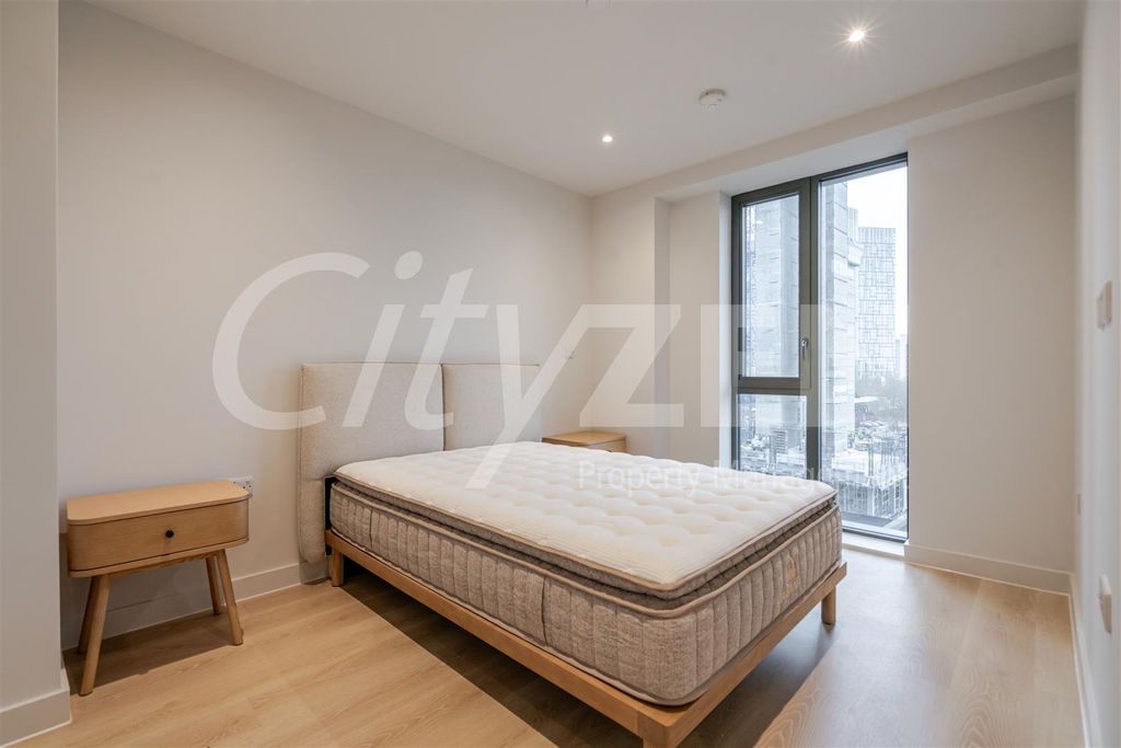 Property photo 3 of 25 Bedroom