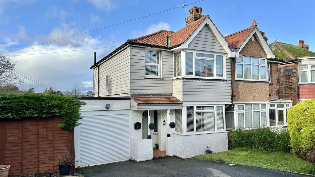 Property photo 1 of 24