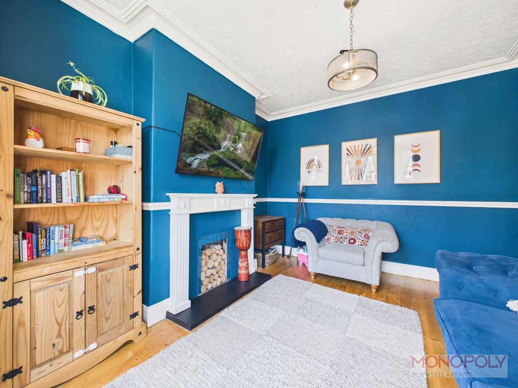Property photo 3 of 25
