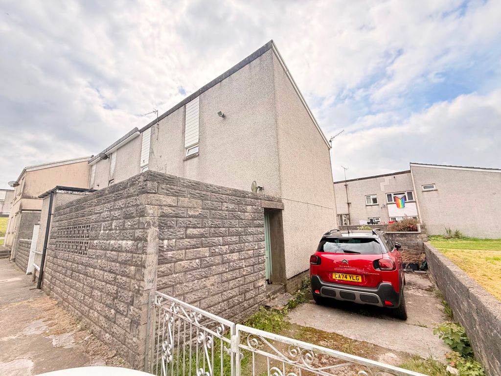 Property photo 1 of 27