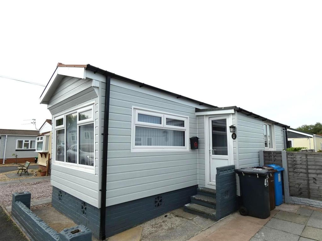 Property photo 2 of 11