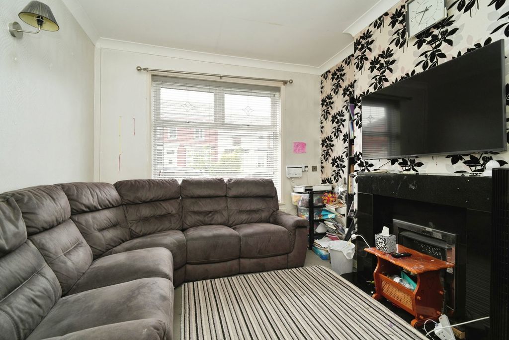 Property photo 2 of 20 Pbox-Img.Jpg
