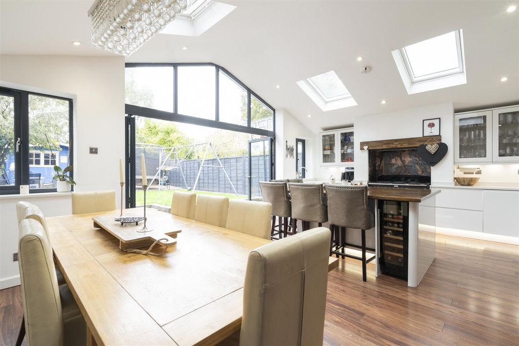 Property photo 3 of 20 87 Witherford Croft_18.Jpg