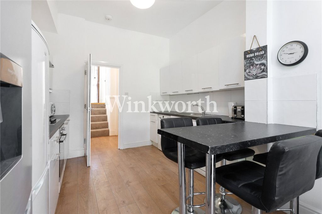 Property photo 3 of 19 Picture No. 05
