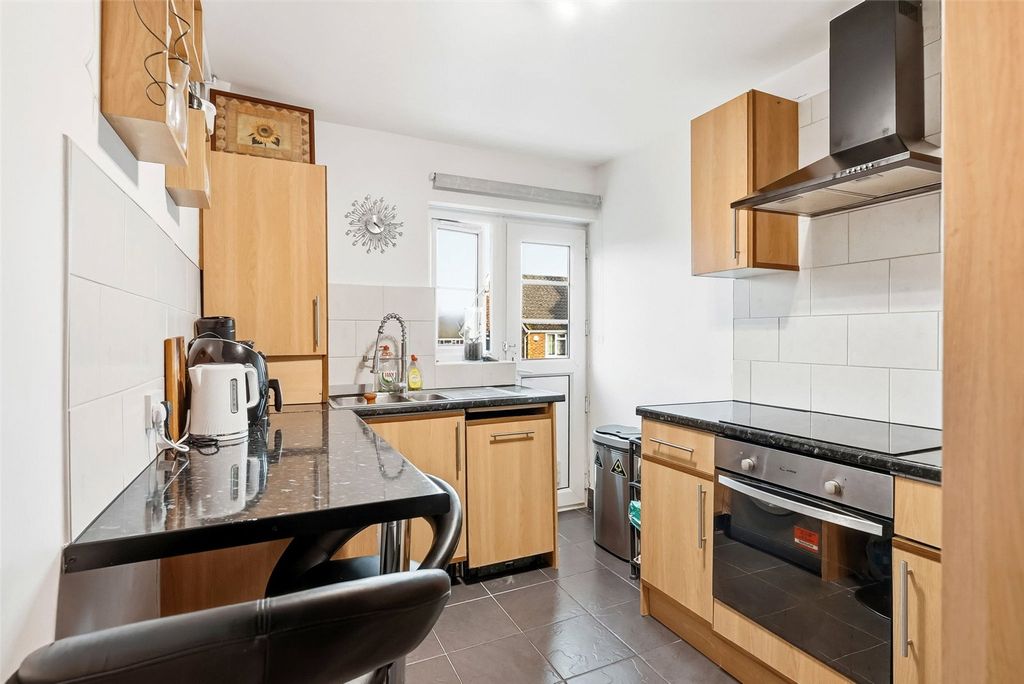 Property photo 3 of 6 Picture No. 06