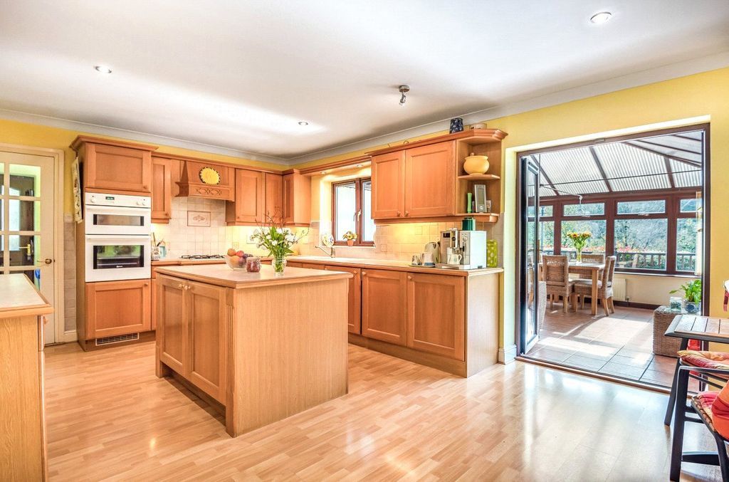 Property photo 3 of 32 Kitchen