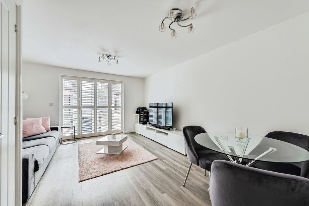 Property photo 2 of 19 Pbox-Img.Jpg