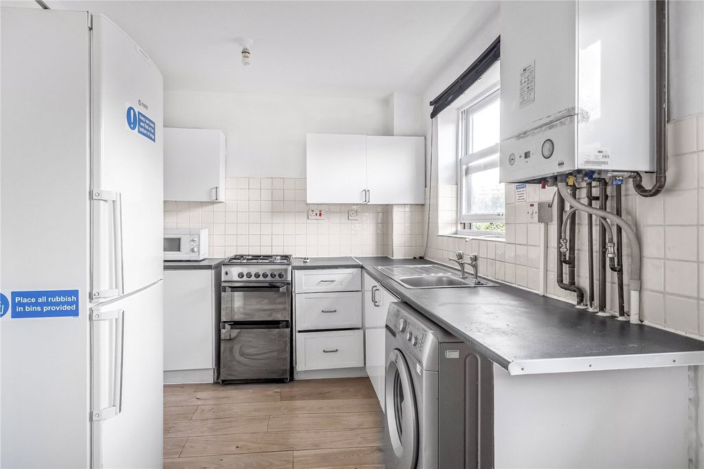 Property photo 3 of 21 Kitchen
