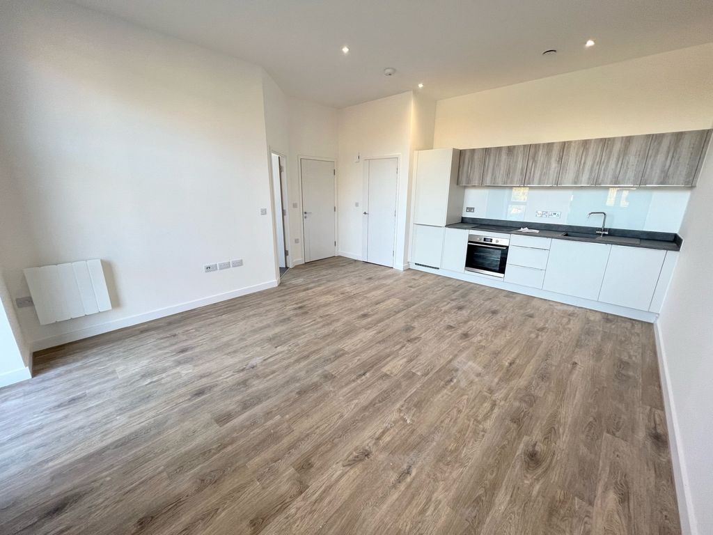 Property photo 3 of 6