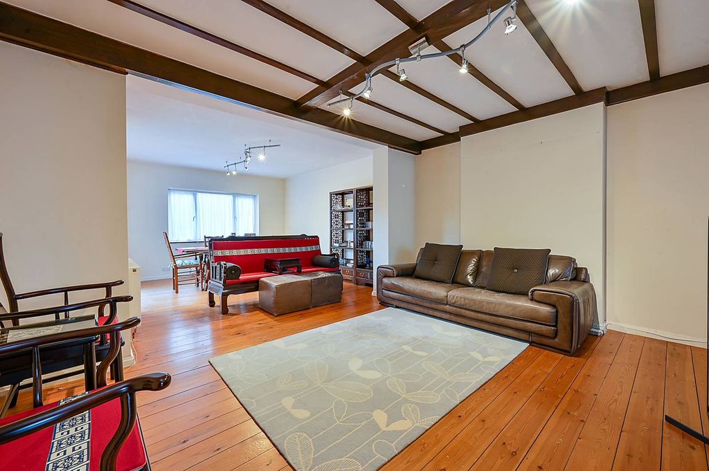 Property photo 3 of 13