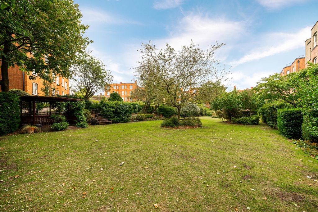 Property photo 3 of 4 4645973