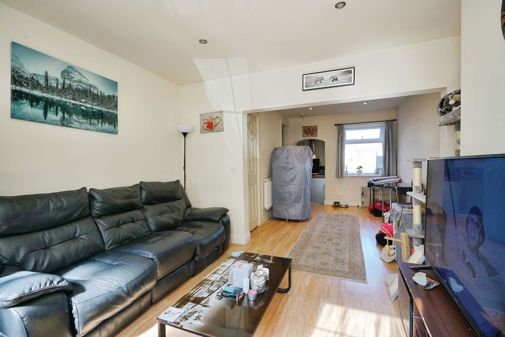 Property photo 3 of 17 Photo