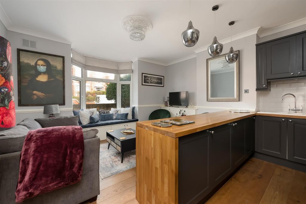Property photo 1 of 10 Tankerton Road, Tankerton, Whitstable