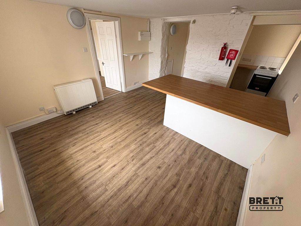Property photo 2 of 5 Living Room-Kitchen