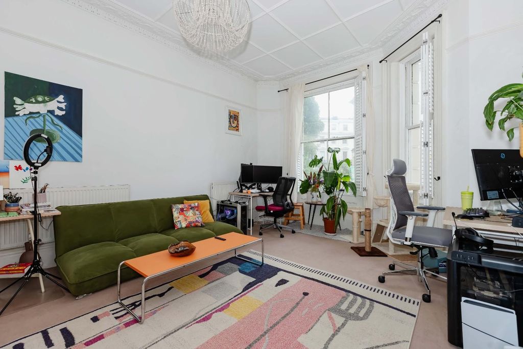 Property photo 3 of 16 Goldsmid.Jpg