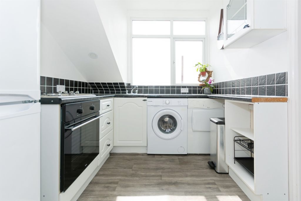 Property photo 2 of 14 Image