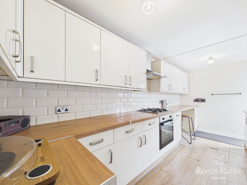 Property photo 2 of 23 Kitchen