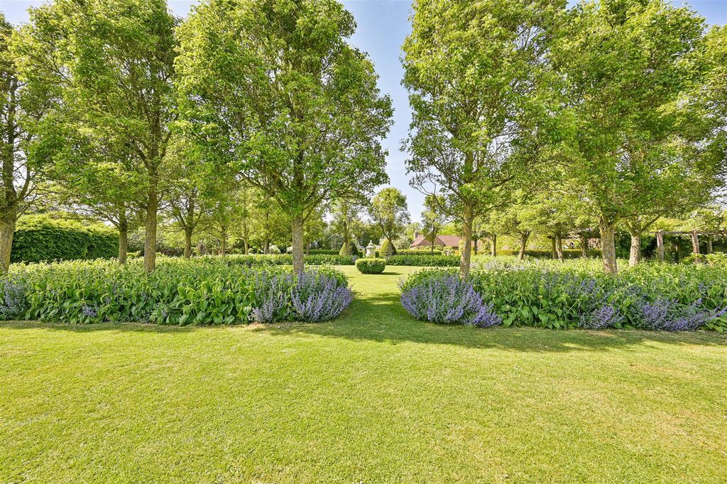 Additional image 11 of 7 bed property for saleDovehouse Lane, Kensworth LU6