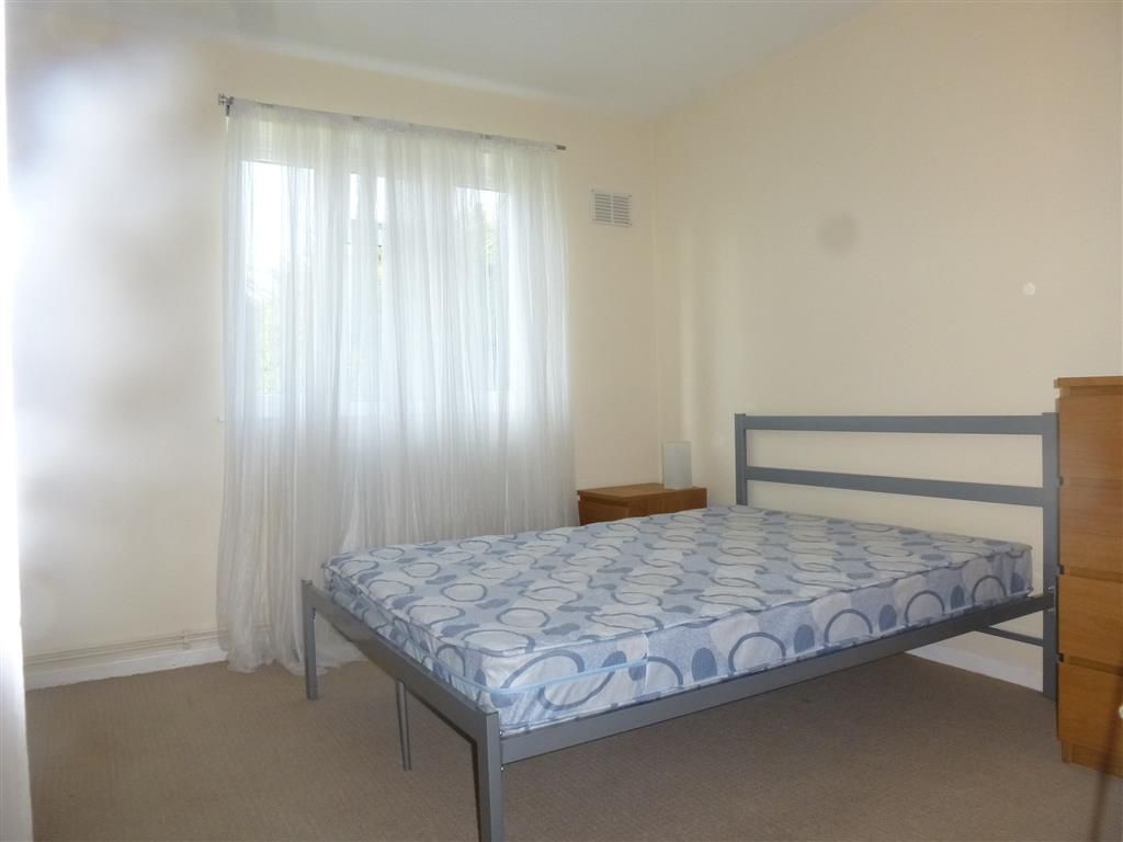 Property photo 2 of 10 Bedroom