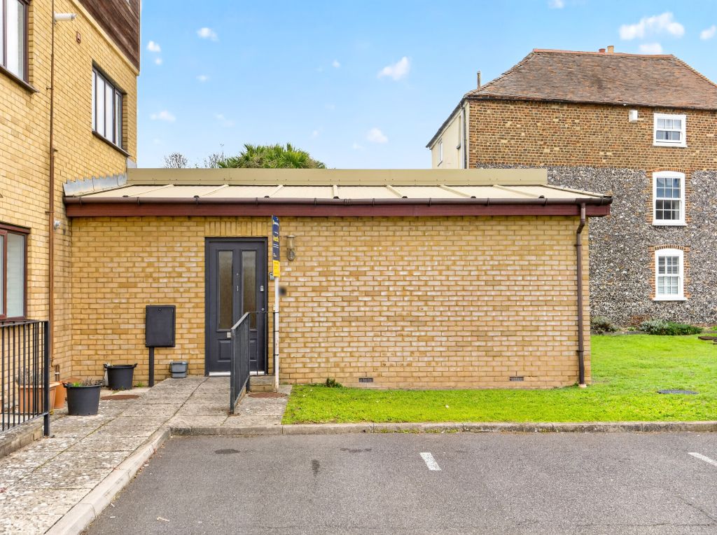 Property photo 1 of 23