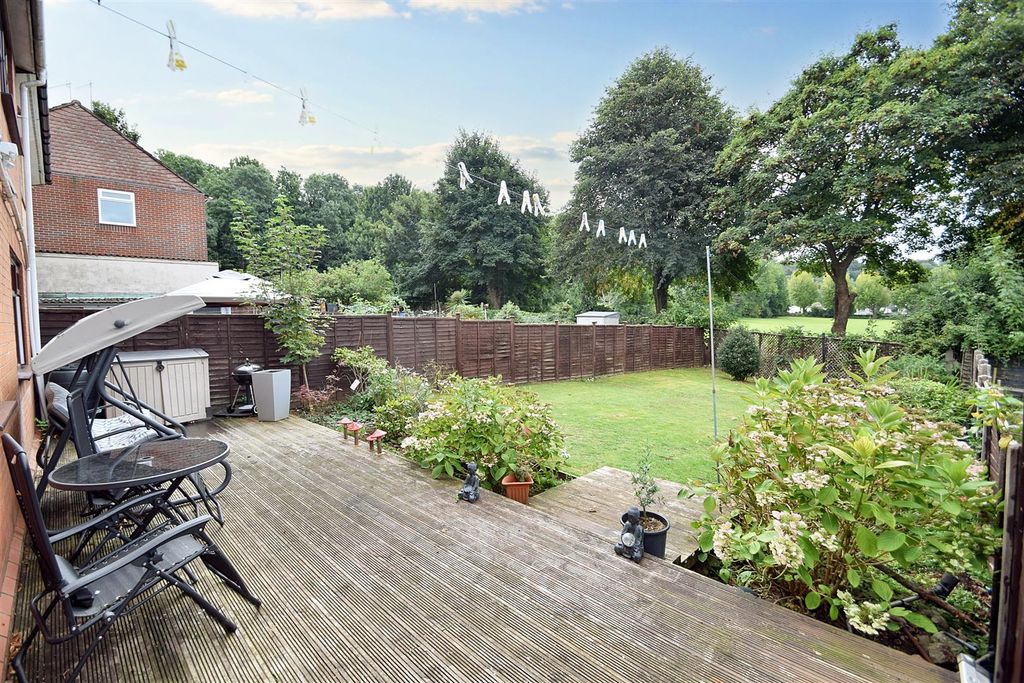 Property photo 2 of 20
