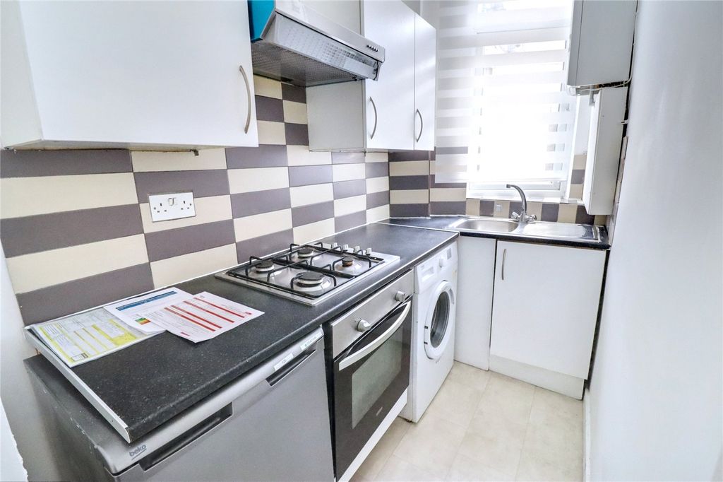 Property photo 3 of 8 Picture No. 04