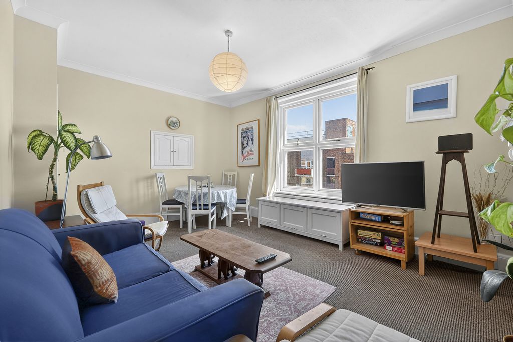 Property photo 2 of 9